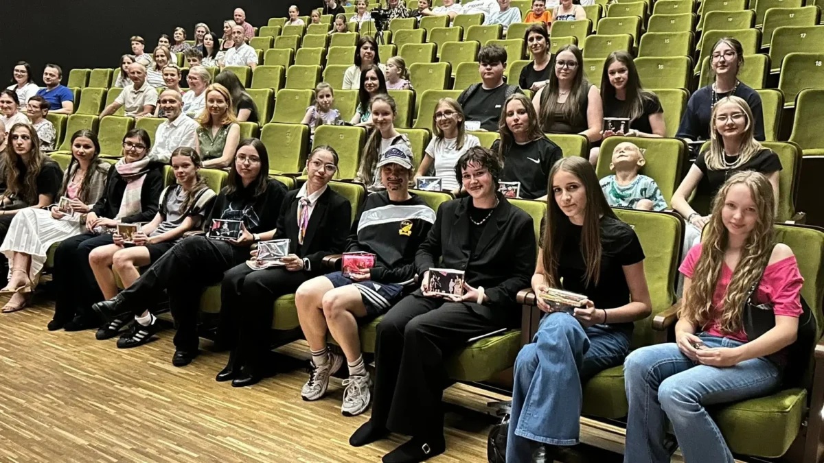 Grupa Teatralna Wizja zakończyła sezon spektaklem „TOP SECRET”