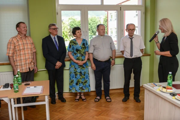 Wzruszające pożegnanie emerytów w Zespole Szkół Nr 1 w Limanowej